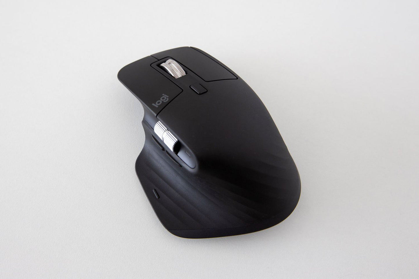Logitech MX Master 3S - Wireless Performance Mouse with Ultra-Fast Scrolling, Ergo, 8K DPI, Track on Glass, Quiet Clicks, USB-C, Bluetooth, Windows, Linux, Chrome - Graphite